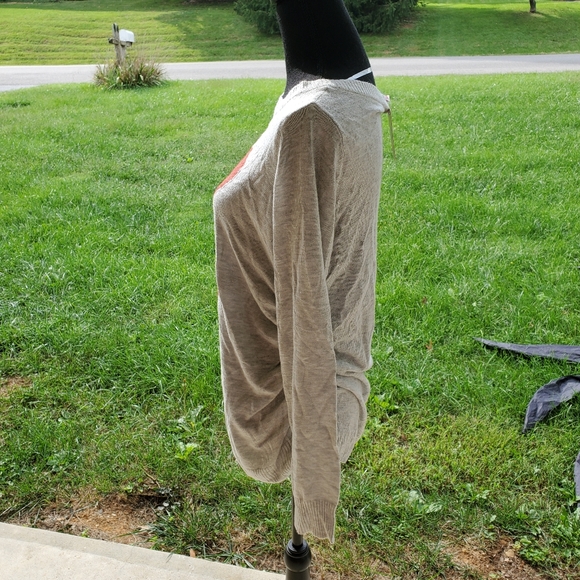 Isabel Maternity by Ingrid & Isabel Gray Sweater with Red Heart Design - Picture 4 of 5